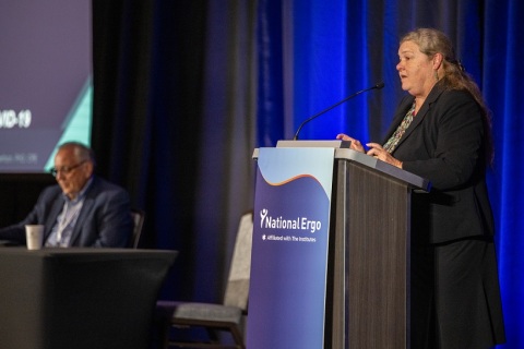 美国纳什维尔人体工学家具及办公用品展览会展会现场图片