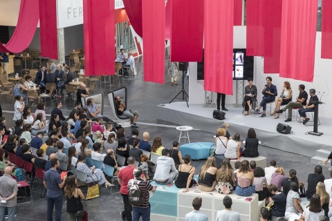 西班牙瓦伦西亚家具展览会展会现场图片