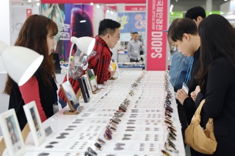 韩国首尔光学眼镜展KIOF展会现场图片