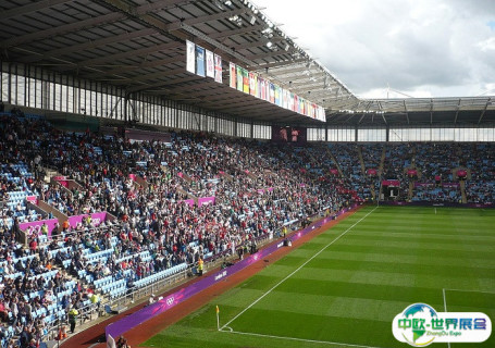 英国考文垂理光球场会展中心图片