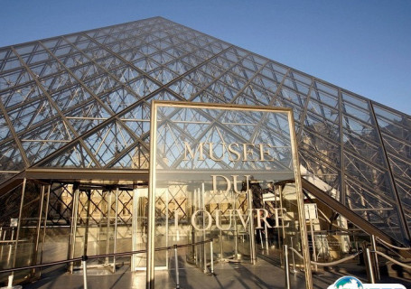 法国巴黎卢浮宫卡鲁塞尔购物中心会展中心图片