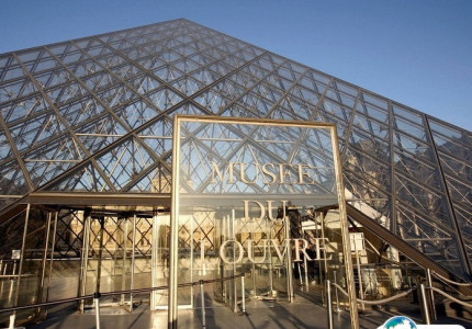 法国巴黎卢浮宫卡鲁塞尔购物中心