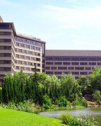 上海颖奕皇冠假日酒店