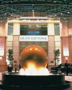 新加坡国敦河畔大酒店