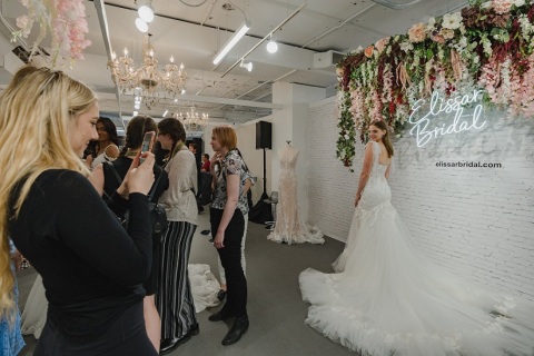 美国芝加哥婚纱礼服展览会展会现场图片
