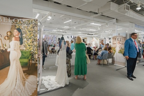 美国芝加哥婚纱礼服展览会展会现场图片