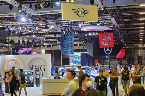 新加坡车展展会现场图片