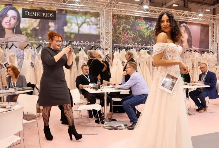 英国哈罗盖特婚纱礼服展览会