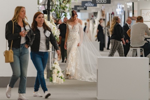 美国芝加哥婚纱礼服展览会展会现场图片