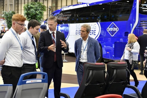 英国伯明翰客车巴士展展会现场图片