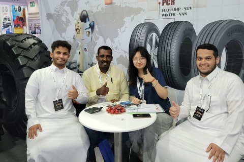 阿联酋沙迦中国轮胎汽配展展会现场图片