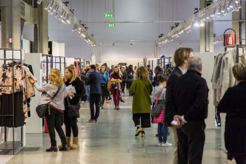 意大利米兰高级服装及皮草皮革展展会现场图片