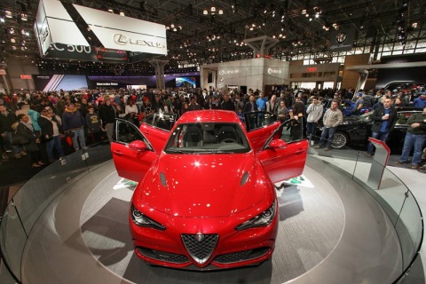 美国纽约汽车展展会现场图片