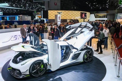 美国纽约汽车展展会现场图片