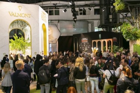 西班牙巴塞罗那婚纱展览会展会现场图片