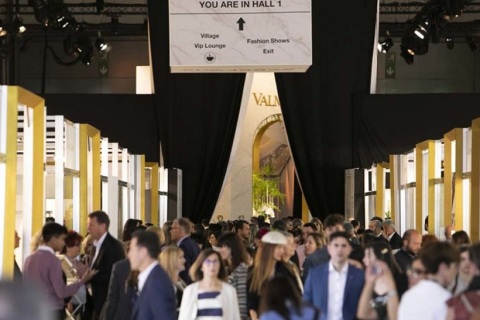 西班牙巴塞罗那婚纱展览会展会现场图片