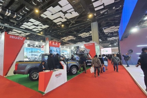 印度巴拉特车、房车、客车展展会现场图片