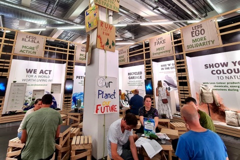 俄罗斯户外用品及园艺、烧烤展览会展会现场图片