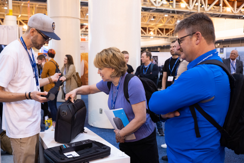 美国拉斯维加斯旅行箱包展览会展会现场图片