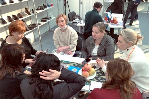 俄罗斯莫斯科鞋展-俄罗斯箱包展展会现场图片