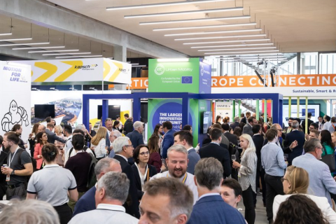 迪拜世界智能交通大会展会现场图片