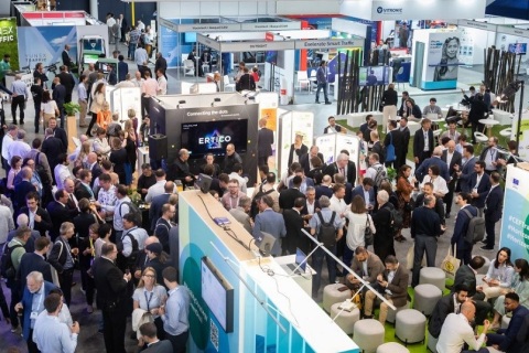 迪拜世界智能交通大会展会现场图片