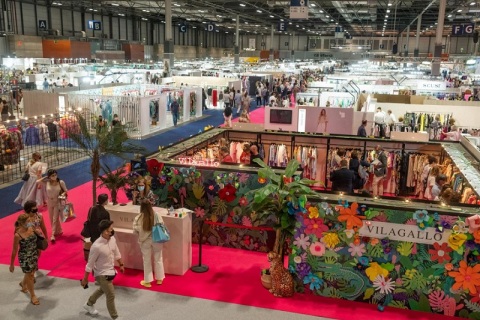 西班牙马德里服装展览会展会现场图片