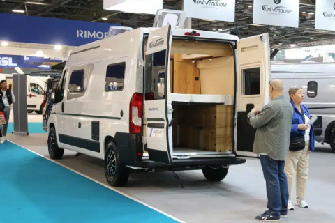 法国巴黎房车展览会展会现场图片