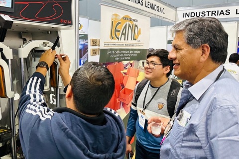 秘鲁利马皮革及鞋材展览会展会现场图片