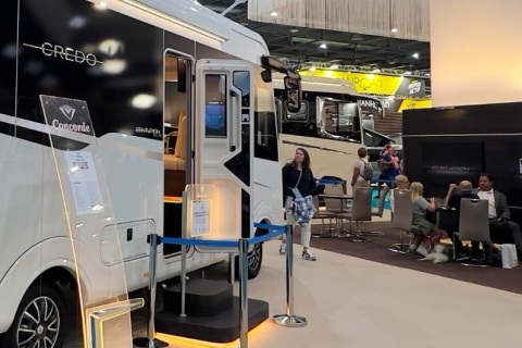 法国巴黎房车展览会展会现场图片