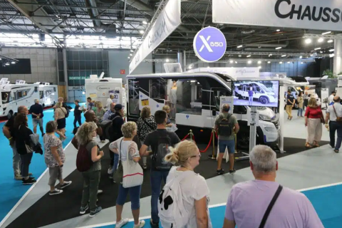 法国巴黎房车展览会展会现场图片