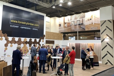 中东迪拜地面铺装、地板展览会展会现场图片