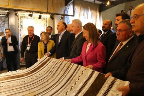 中东迪拜地面铺装、地板展览会展会现场图片