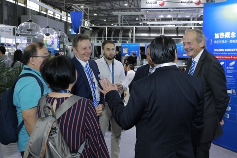 德国法兰克福纺织品专业处理洗衣展览会展会现场图片