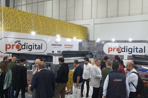 中东迪拜地面铺装、地板展览会展会现场图片