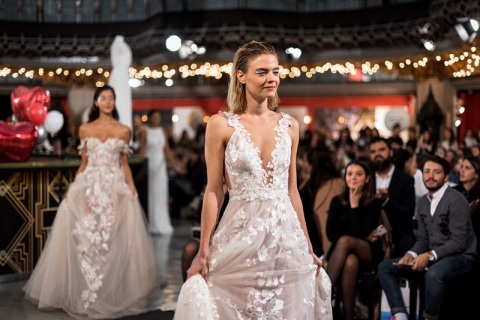 法国巴黎婚纱礼服展览会展会现场图片