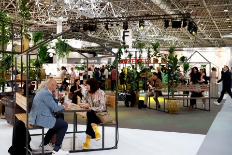 法国巴黎婚纱礼服展览会展会现场图片