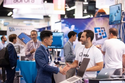 美国电动汽车展展会现场图片