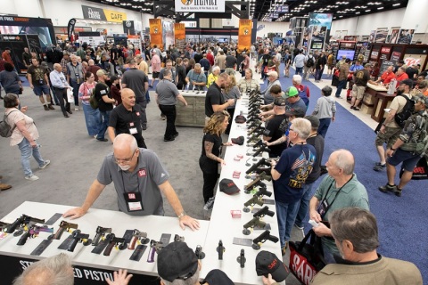 美国全国枪械、步枪年会和展览会展会现场图片