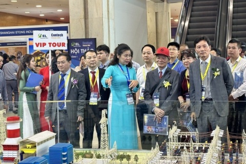 越南河内工程机械展览会展会现场图片