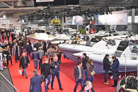 法国巴黎游艇及水上运动展览会展会现场图片