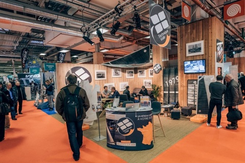 法国巴黎游艇及水上运动展览会展会现场图片