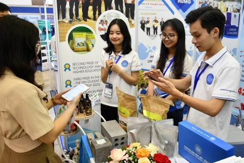 越南河内工程机械展览会展会现场图片