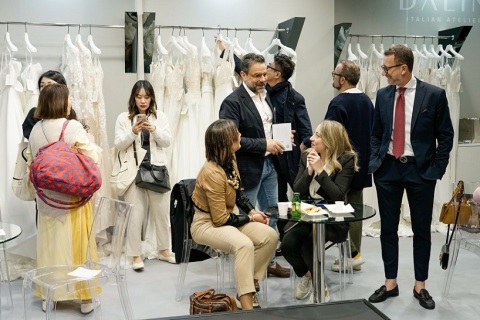 意大利米兰婚纱礼服展览会展会现场图片