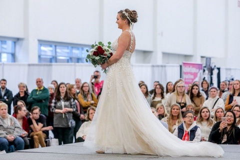 美国拉斯维加斯婚纱礼服展览会展会现场图片