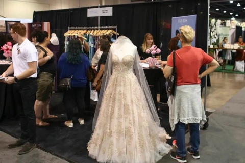 美国拉斯维加斯婚纱礼服展览会展会现场图片