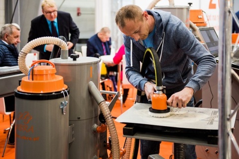 波兰波兹南玻璃工业展览会展会现场图片