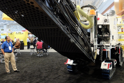 美国道路交通工程建设展览会展会现场图片