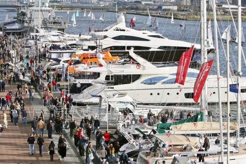 英国伦敦高端游艇展览会展会现场图片