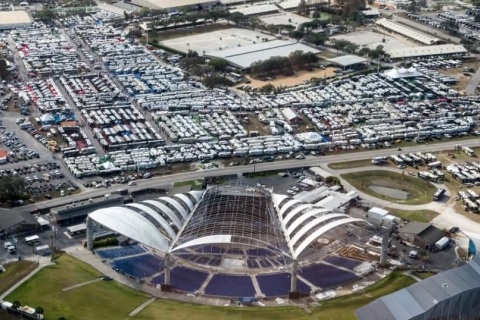 美国佛罗里达房车展览会展会现场图片